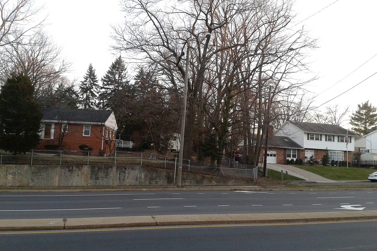 Houses along little river turnpike in Annandale, VA.